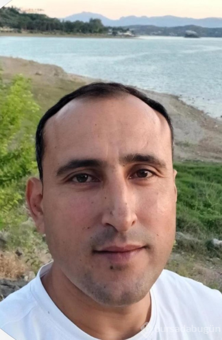 Cinnetin bıraktığı acı: Anne ve kızı yan yana, baba ayrı noktaya defnedildi