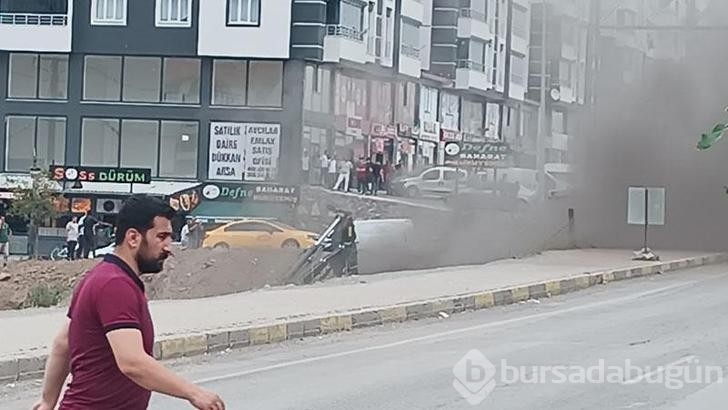 İş makinesinin zarar verdiği doğal gaz borusunda patlama oldu