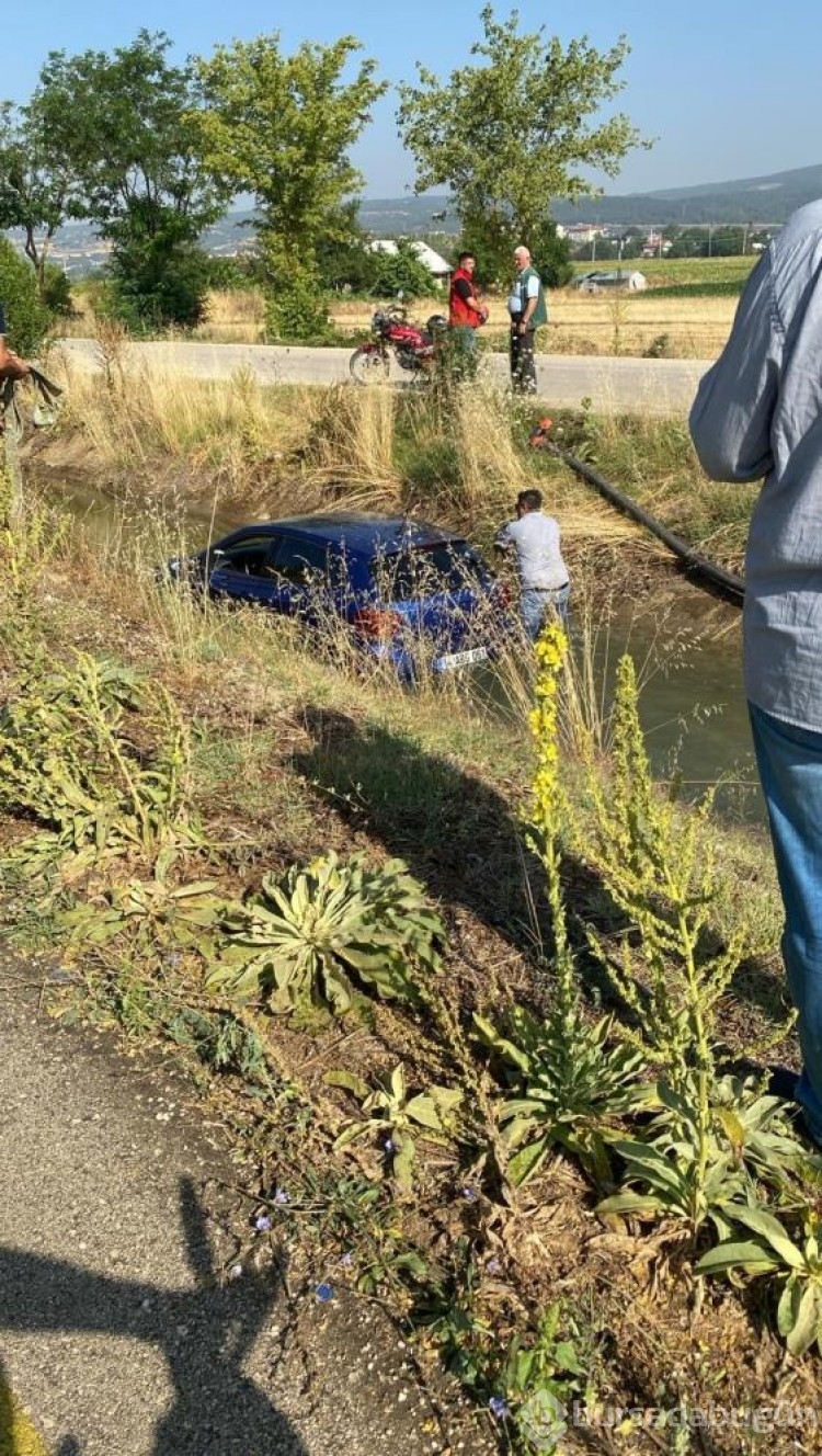 Sulama kanalına otomobil uçtu