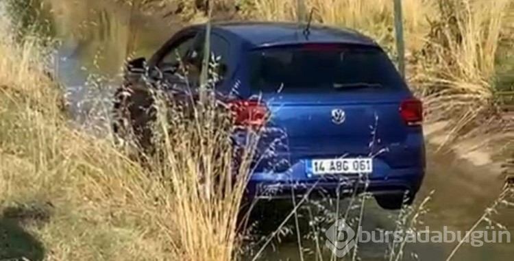 Sulama kanalına otomobil uçtu