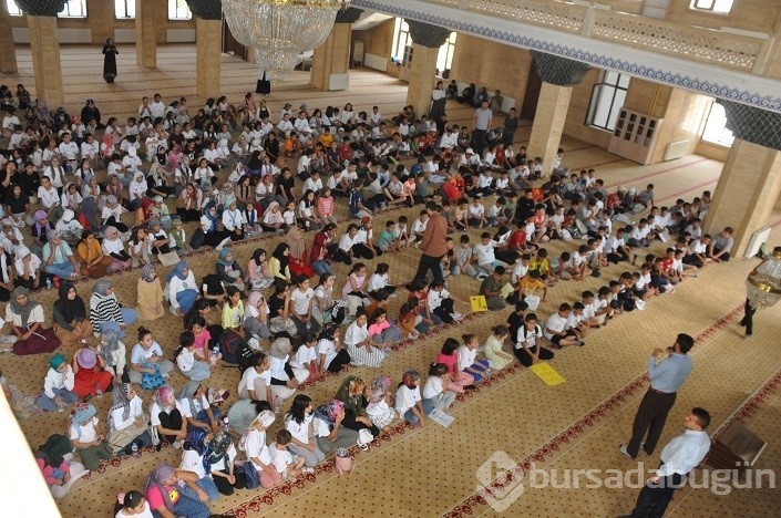 800 öğrenci camide buluştu