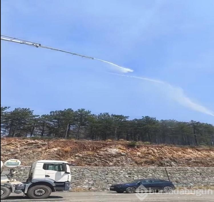 Beton arabasıyla alevlere su sıktılar!
