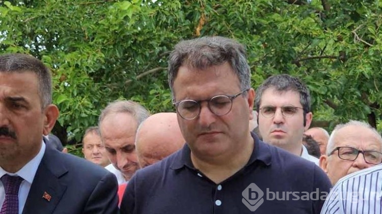 Gazeteci Cem Küçük' ün babası son yolculuğuna uğurlandı!