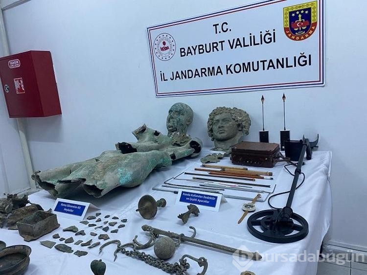Bayburt'ta tarihi eserler ele geçirildi