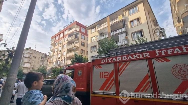 Kolonu çatlayan bina tahliye edildi!