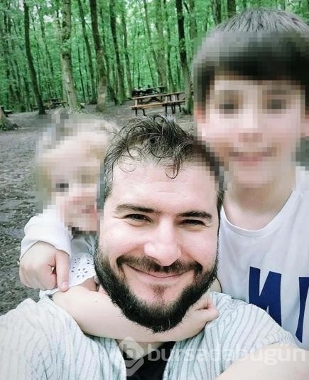 Husumetli olduğu adamı eşinin önünde öldürdü