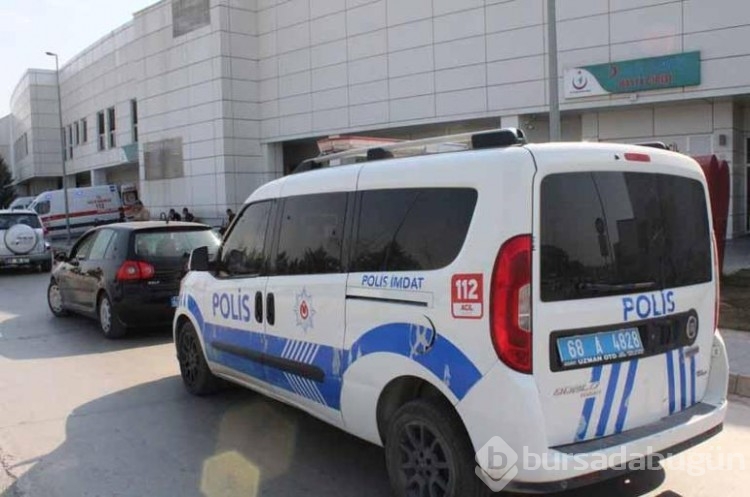 Minibüs ile duvar arasında sıkıştı!