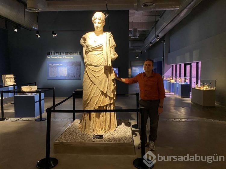Hestia heykeli Manisa Müzesi'nde sergileniyor