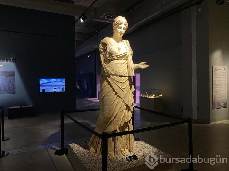 Hestia heykeli Manisa Müzesi'nde sergileniyor