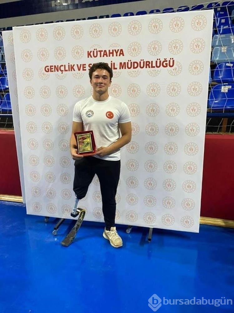 Paralimpik sporcu engelli insanlara umut oldu!