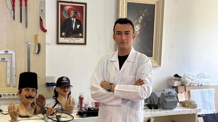 Yapımında çalıştığı Polis Müzesi'ne polis olarak geri döndü