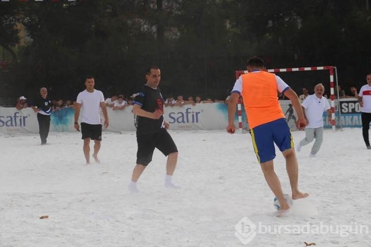 Çankırı tuz Festivali'nde tuz zeminde futbol turnuvası düzenlendi