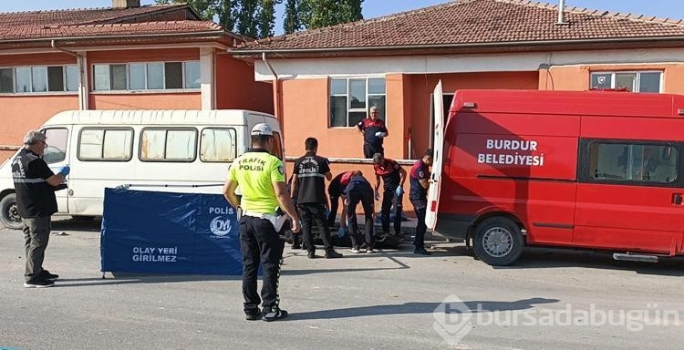 Yeni evlenen çifti kaza ayırdı!