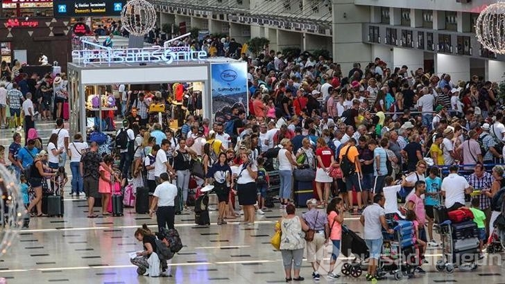 Antalya'ya gelen turist sayısı şok etti!