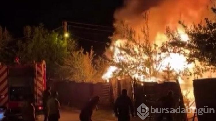 Sivas'ta nedeni bilinmeyen bir şekilde garajda yangın çıktı!