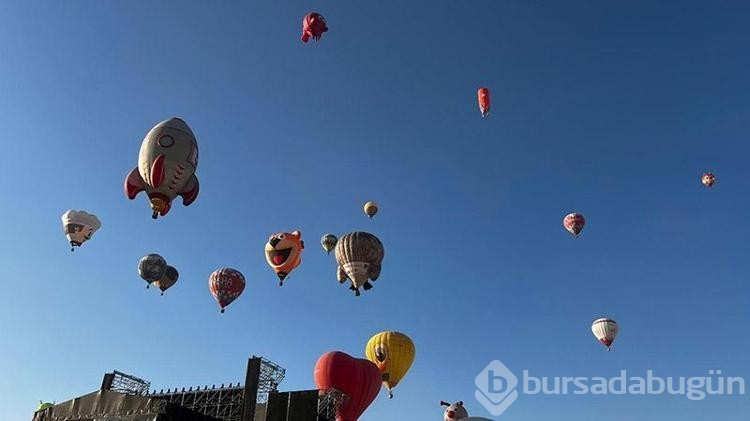 Kapadokya'da özel figürlü balonlar gökyüzünde görsel şölen oluşturdu