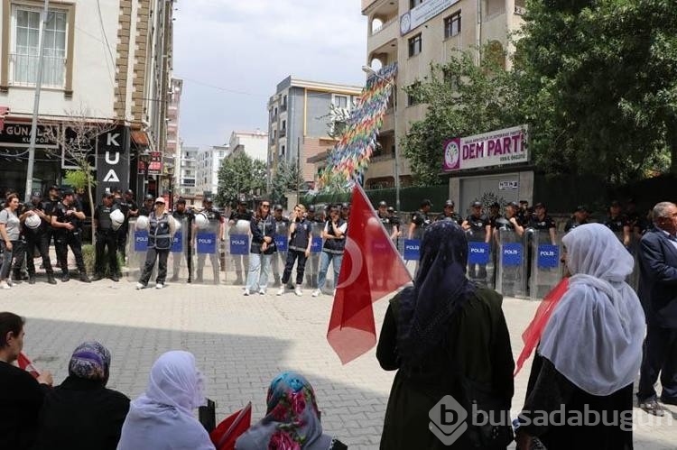 Kızı dağa kaçırılan anne: Silah yerine kalem alın
