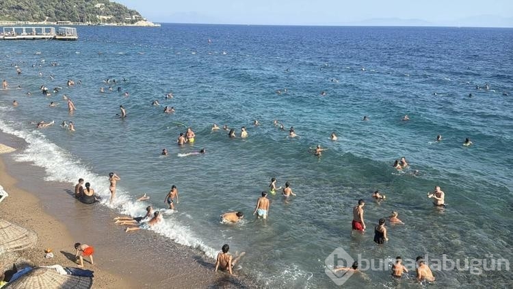 Bodrum'da turistlerin deniz keyfi