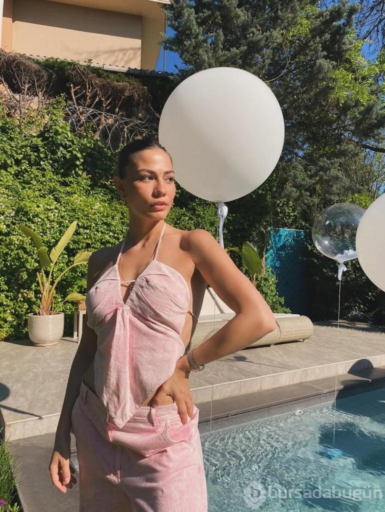 Demet Özdemir sosyal medya paylaşımlarıyla dikkat çekti