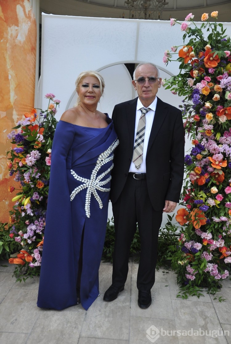 Berre Özkan ve Orkun Cantürk evliliğe ilk adımı attı!