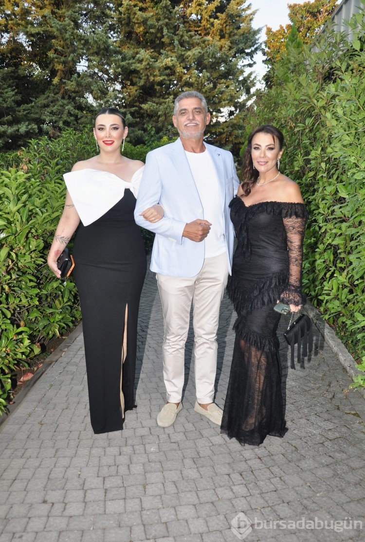 Berre Özkan ve Orkun Cantürk evliliğe ilk adımı attı!