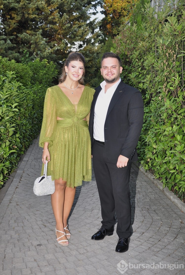 Berre Özkan ve Orkun Cantürk evliliğe ilk adımı attı!