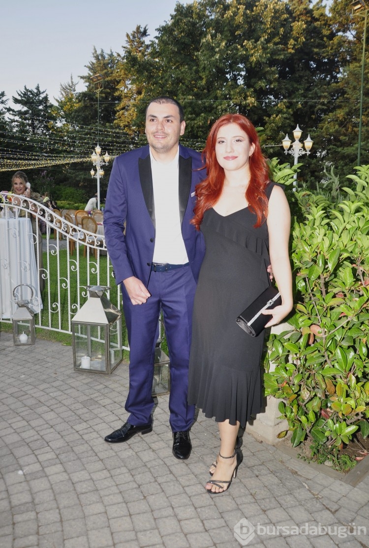 Berre Özkan ve Orkun Cantürk evliliğe ilk adımı attı!