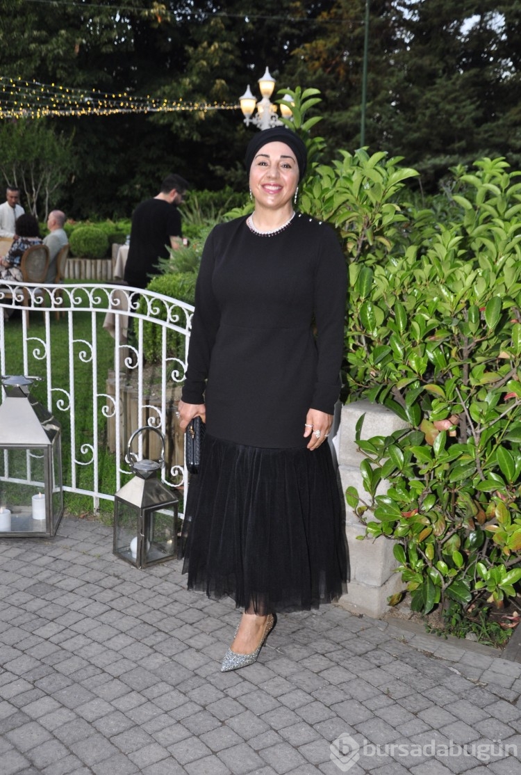 Berre Özkan ve Orkun Cantürk evliliğe ilk adımı attı!