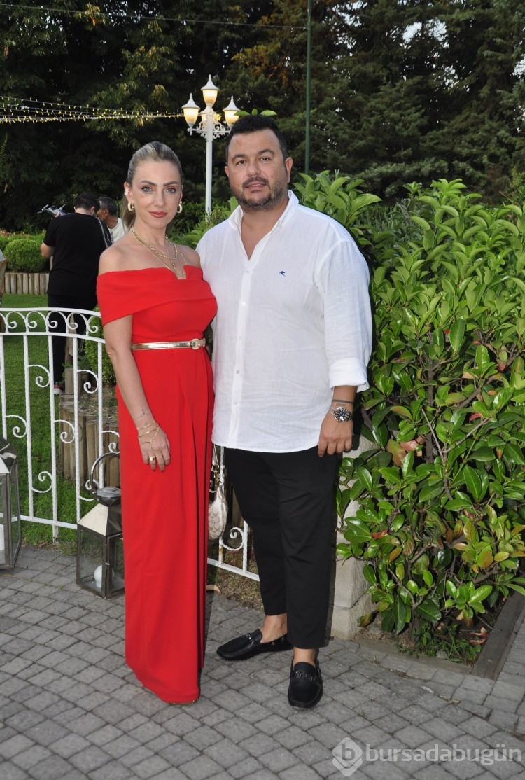 Berre Özkan ve Orkun Cantürk evliliğe ilk adımı attı!