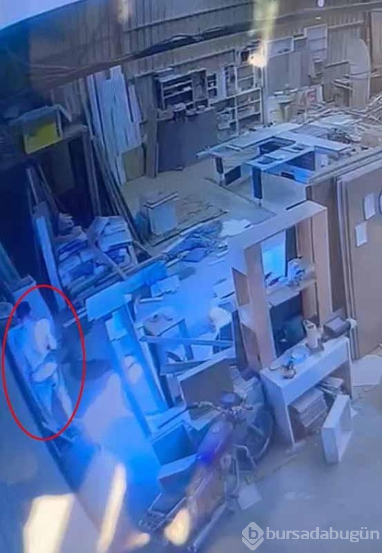 Antalya'da mobilya atölyesi kundaklandı