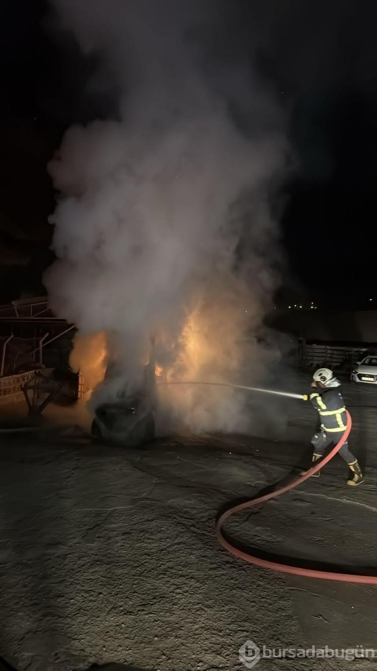 Kastamonu'da iki ayrı yangında otomobil kullanılamaz hale geldi