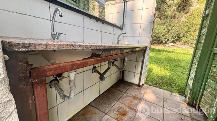 Antalya'da kadınlar plajındaki kirlilik ve bakımsızlığa tepki