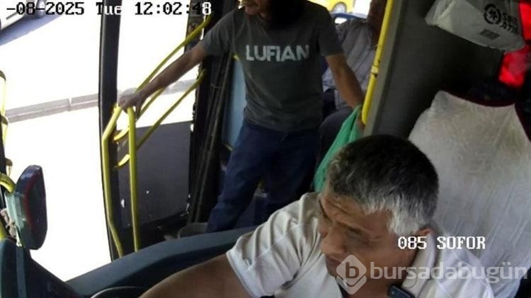 Otobüs şoförü fenalaşan yolcusunu hastaneye ulaştırdı