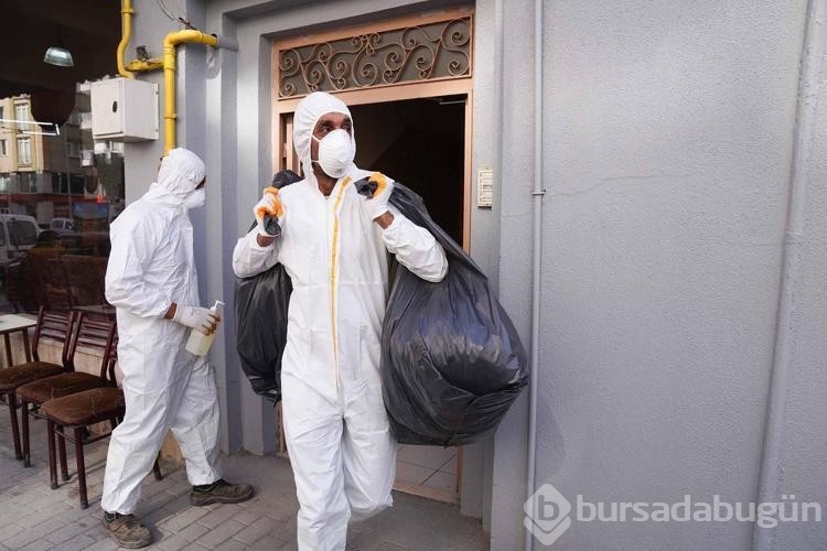 Evden 550 kilo plastik şişe çıktı