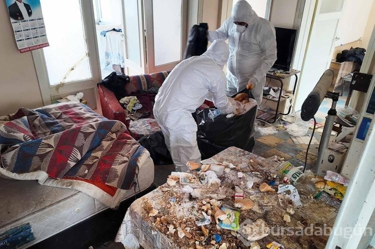 Evden 550 kilo plastik şişe çıktı