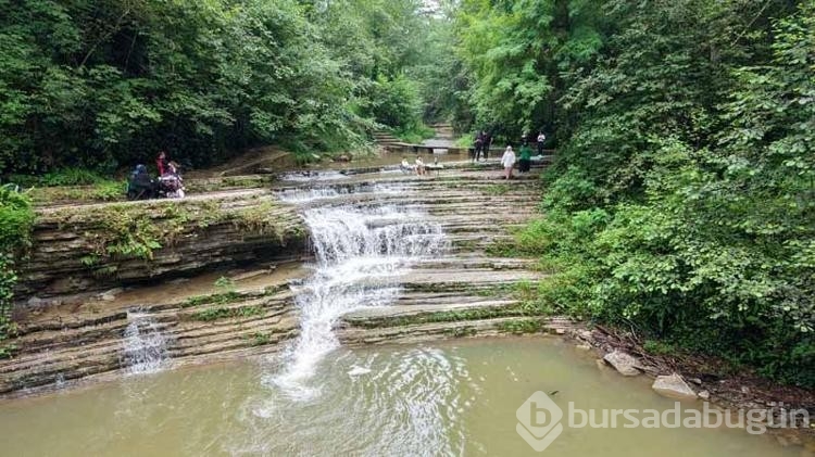 Turizmde ilçe halkının yüzünü güldüren şelale