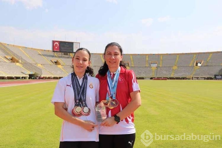 Küçük yaşta atletizme başlayan anne şimdi kızıyla yarışlara hazırlanıyor