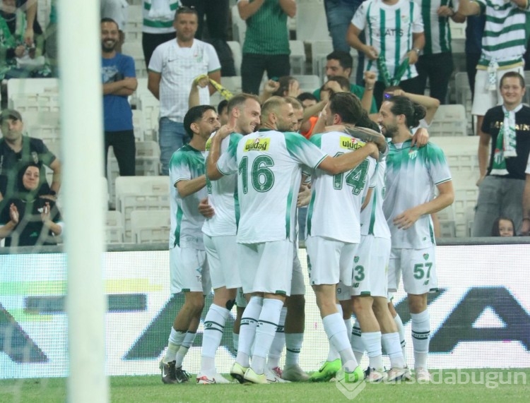 Bursaspor Eskişehirspor karşılaşmasından kareler...