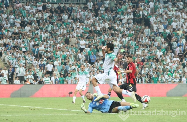 Bursaspor Eskişehirspor karşılaşmasından kareler...