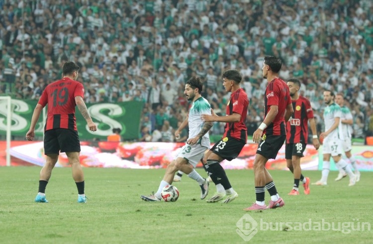 Bursaspor Eskişehirspor karşılaşmasından kareler...