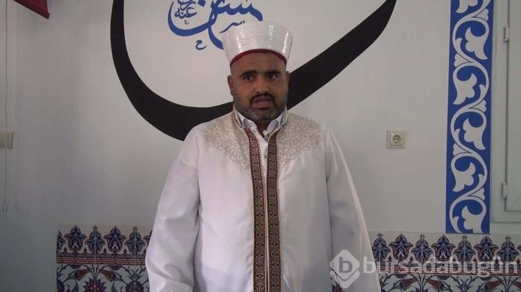 Engelli imam depremde yıkılan camiyi yeniden inşa etti