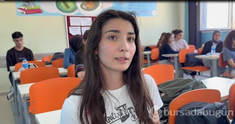 Gönüllü öğretmenler üniversiteye hazırlanan öğrenciler için bir araya geldiler