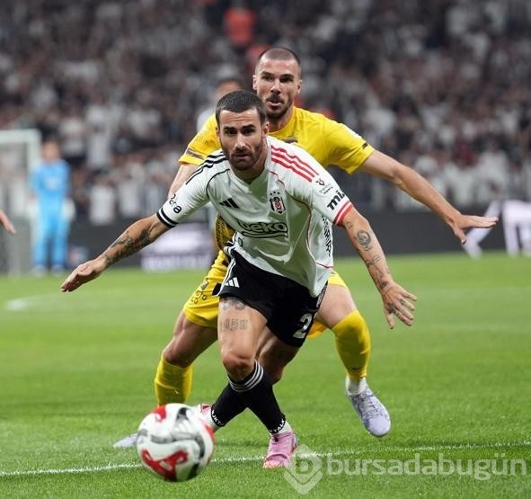 3 puanı getiren golü Rafa Silva attı