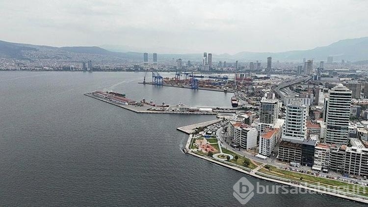 İzmir Körfezi'ndeki pis koku yeniden ortaya çıktı
