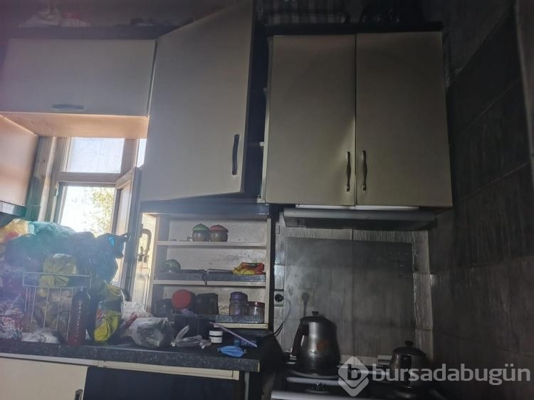 Evde yangın çıktı! 2 yaşındaki çocuk dumandan etkilendi