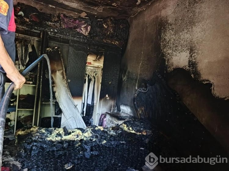 Evde yangın çıktı! 2 yaşındaki çocuk dumandan etkilendi