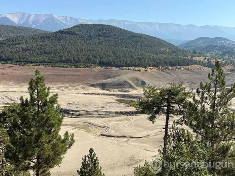 Su şehri Bursa'nın 35 günlük suyu kaldı! Nilüfer barajı dronla görüntülendi