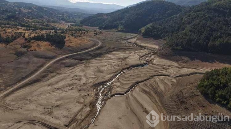 Su şehri Bursa'nın 35 günlük suyu kaldı! Nilüfer barajı dronla görüntülendi