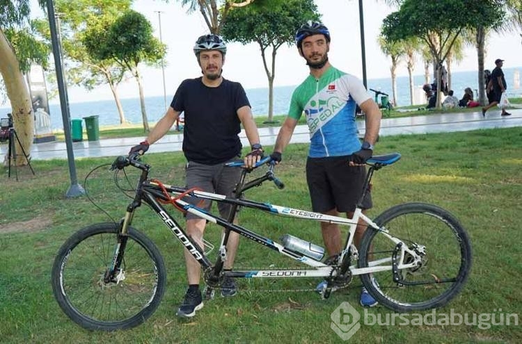 Görme yetisini kaybetti ama tutkusu bisikletten vazgeçmedi