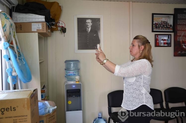 Kadın muhtarın mahallesinde ihtiyaç dışı eşyalar komşulara hediye ediliyor
